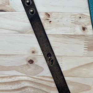 Leather semicolon snap bracelet